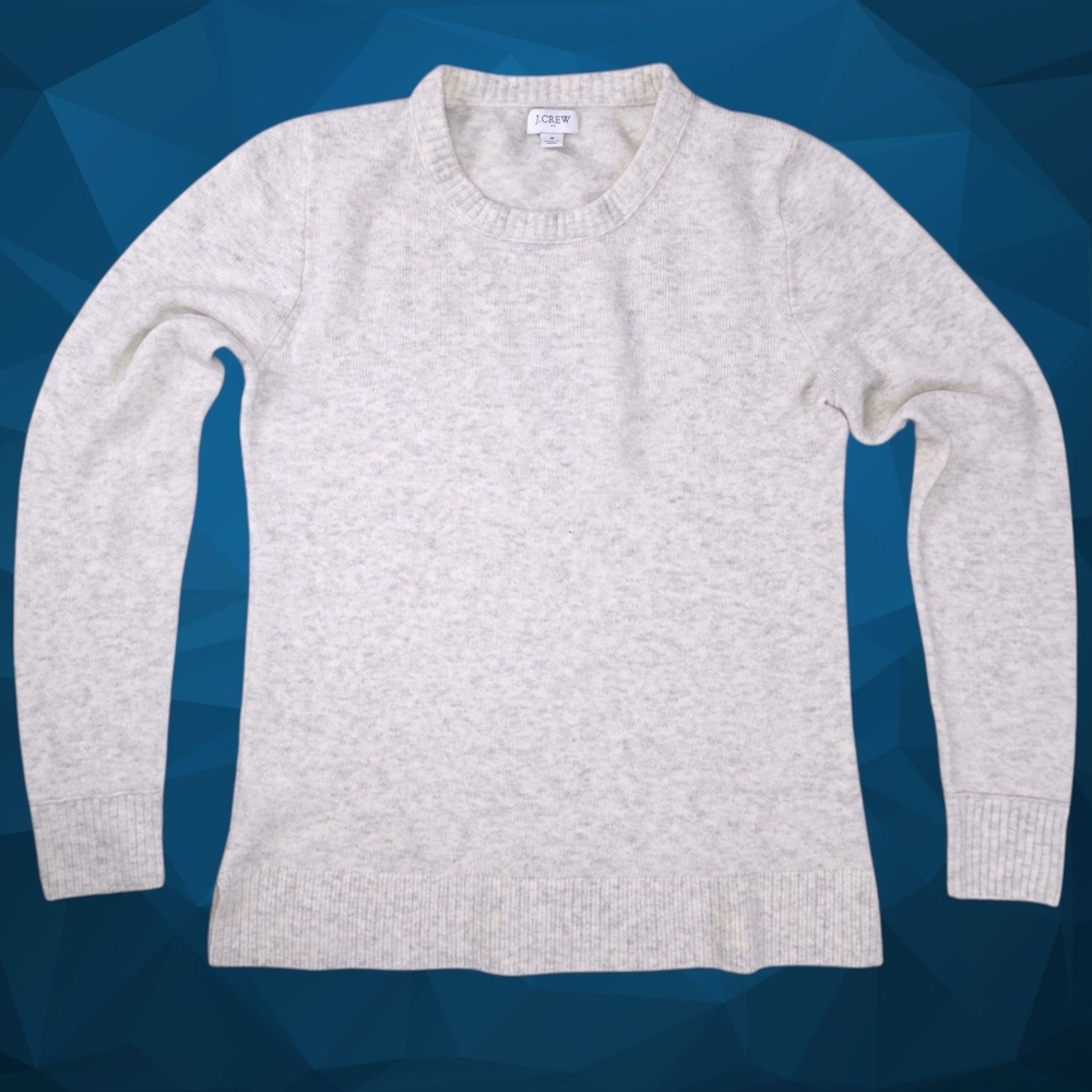 J. Crew sweater. WOMENS small. PIT TO pit 18 inches, length 25 INCHES. IN EXCELL